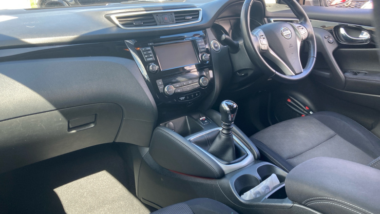 Nissan Qashqai 1.5 dCi N-Connecta 5dr Diesel Hatchback
